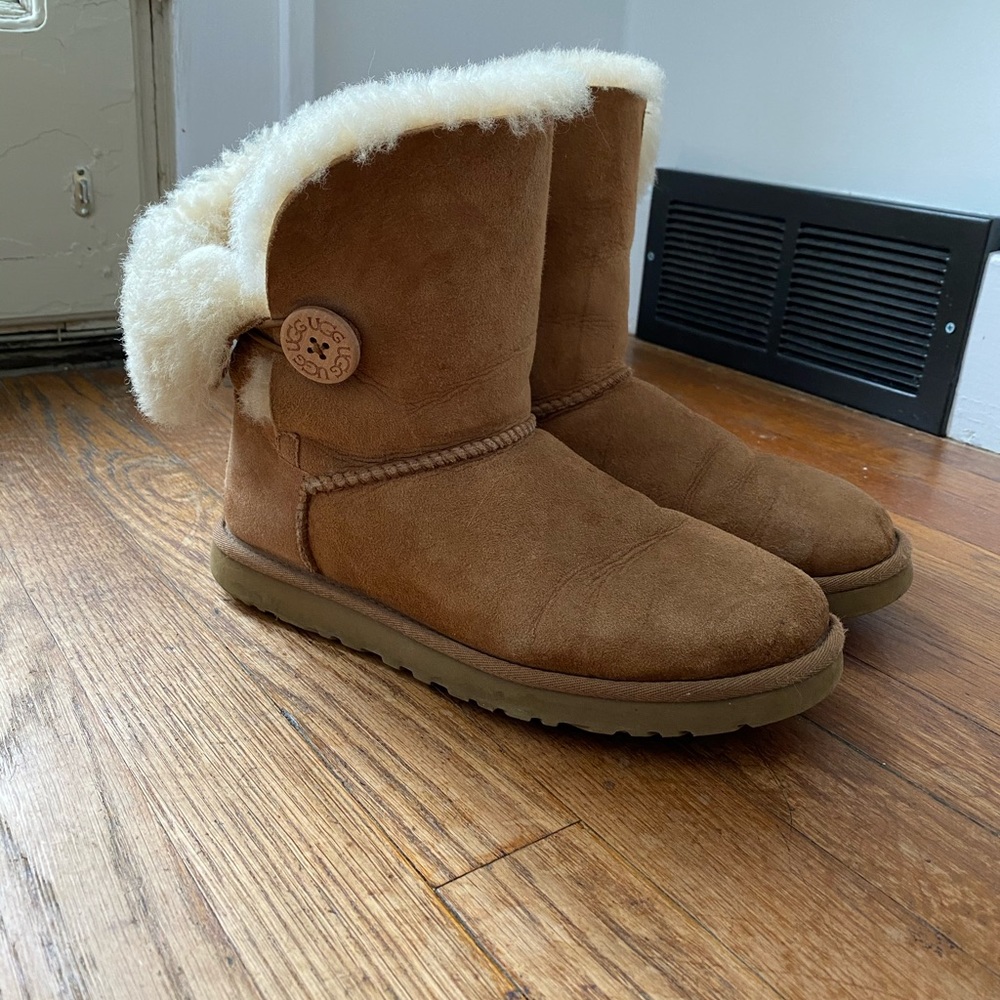 Ugg Bailey Button short boots